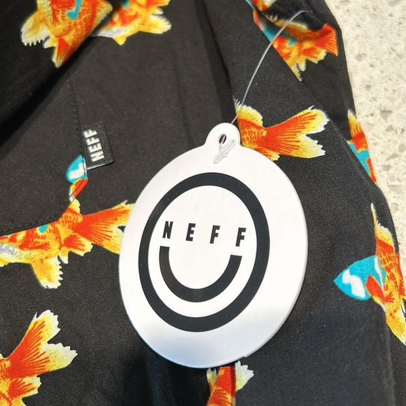 Men’s Neff Great design and colour button down shirt - Picture 7 of 8